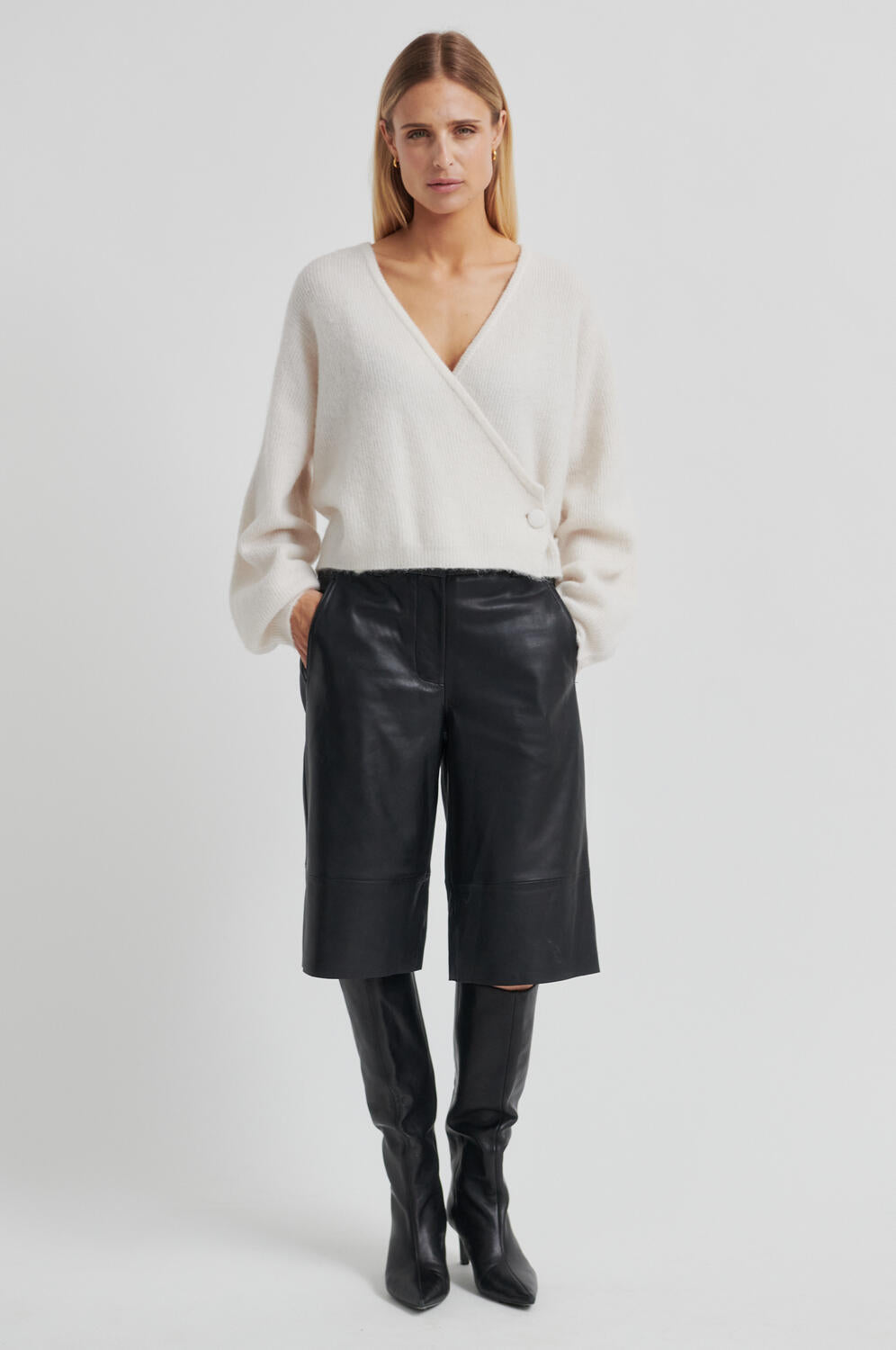 Gabby Wrap striktrøje - Soft Beige